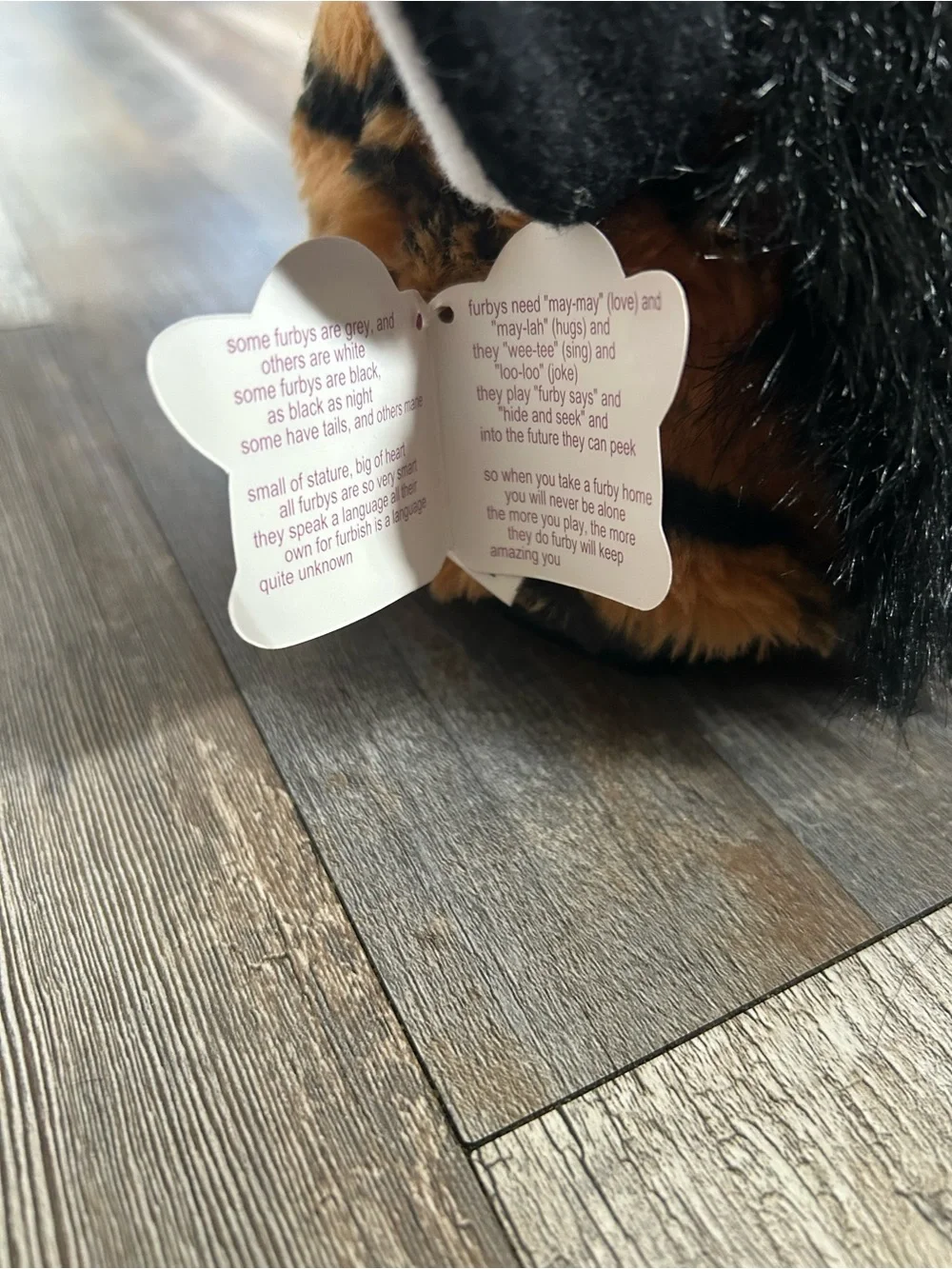 1998 RARE 6” Furby Giraffe Tan with Blue Eyes 70-800 tags